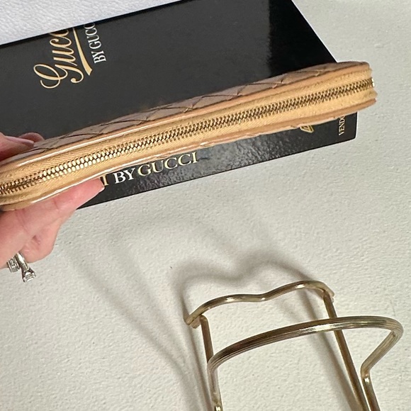 Low Start Bottega Veneta Women’s Wallet - Picture 7 of 13